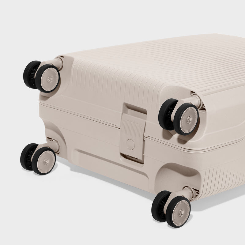 Carlton Locke Premium Luggage